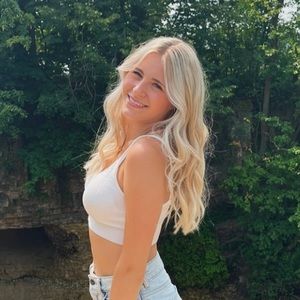 Meet your Posher, Hailey